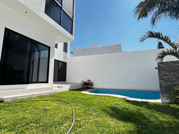 Venta de Casa Moderna  en Palmira, Cuernavaca
