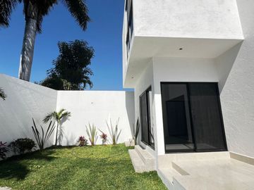 Venta de Casa Moderna  en Palmira, Cuernavaca
