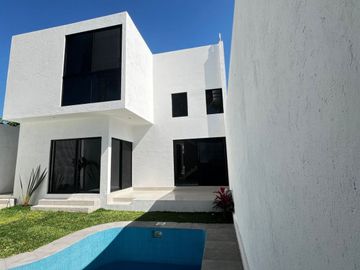 Venta de Casa Moderna  en Palmira, Cuernavaca