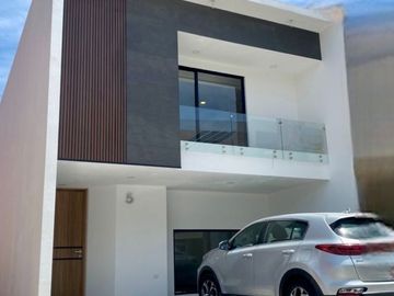 Casa en Venta en Residencial Lucendi , atrás de Plaza San Diego Puebla