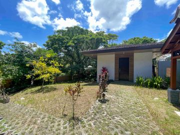 Corner House and Lot for Sale in Tagaytay at Windsor Heights