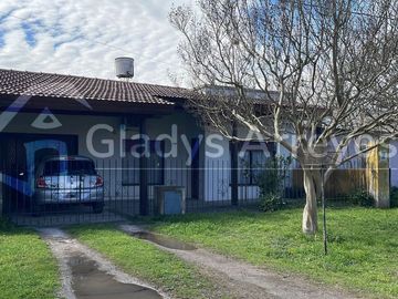Casa de 2 dormitorios en calle 24 (Verónica, partido de Punta Indio)