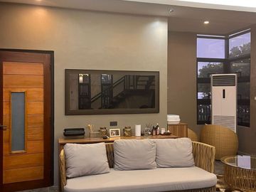 Tagaytay Country Homes | A Stunning Fully Furnished Four 4 BR 4 Bedroom House and Lot for Sale in Tagaytay City