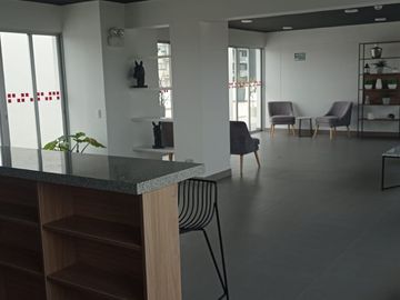 DEPARTAMENTO EN PRIMER PISO CON TERRAZA, A UN PASO DE TOTTUS