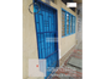 VENTA CASA  DOS PISOS ESQUINERA CON LOCALES BARRIO ALAMEDA