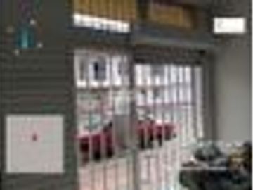 VENTA CASA  DOS PISOS ESQUINERA CON LOCALES BARRIO ALAMEDA