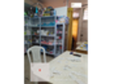 VENTA CASA  DOS PISOS ESQUINERA CON LOCALES BARRIO ALAMEDA