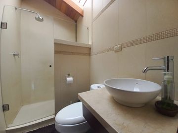 VILLA DE UNA PLANTA CON AREA VERDE EN VENTA SECTOR CRUCE DE EL CEBOLLAR