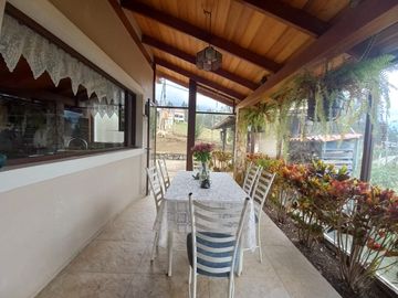 VILLA DE UNA PLANTA CON AREA VERDE EN VENTA SECTOR CRUCE DE EL CEBOLLAR