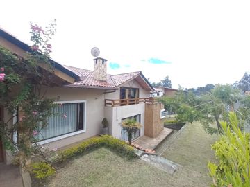 VILLA DE UNA PLANTA CON AREA VERDE EN VENTA SECTOR CRUCE DE EL CEBOLLAR