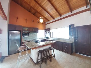 VILLA DE UNA PLANTA CON AREA VERDE EN VENTA SECTOR CRUCE DE EL CEBOLLAR