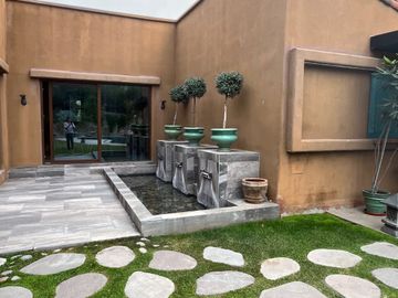 MARAVILLOSA CASA EN LOS BOSQUES DE CHICUREO, IMPERDIBLE OPORTUNIDAD