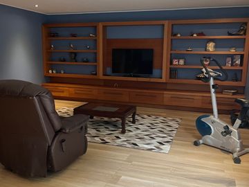 MARAVILLOSA CASA EN LOS BOSQUES DE CHICUREO, IMPERDIBLE OPORTUNIDAD