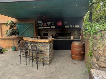 MARAVILLOSA CASA EN LOS BOSQUES DE CHICUREO, IMPERDIBLE OPORTUNIDAD