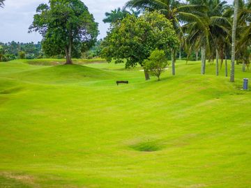 2 bedroom out of town villa with a prefect view of the golf course in Silang Cavite close to Sta. Rosa