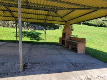 Pallatanga, Venta de Excelente Finca con Casa de Campo y Variada Plantación 1 Ha