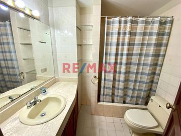 ID: 1060057  HERMOSO DEPARTAMENTO 100m2+AIRES 96m2 +COCHERA‼️ Con vista a la calle- San Borja