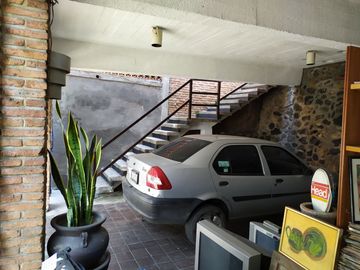 Casa sola de 4 recamaras con alberca  en Burgos Cuernavaca, Temixco, Mor.
