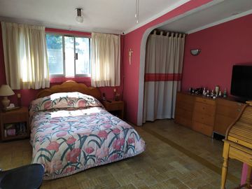Casa sola de 4 recamaras con alberca  en Burgos Cuernavaca, Temixco, Mor.