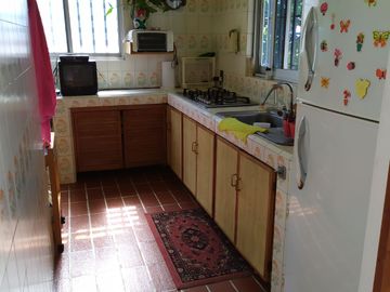 Casa sola de 4 recamaras con alberca  en Burgos Cuernavaca, Temixco, Mor.