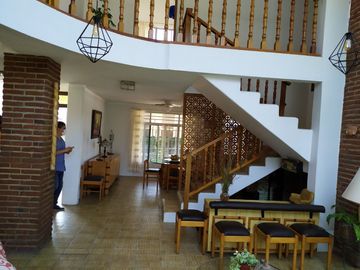 Casa sola de 4 recamaras con alberca  en Burgos Cuernavaca, Temixco, Mor.