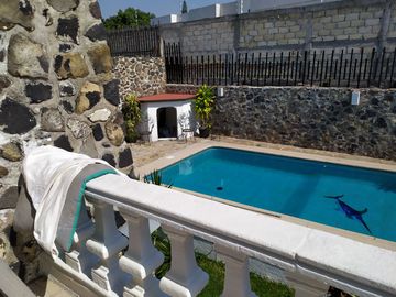 Casa sola de 4 recamaras con alberca  en Burgos Cuernavaca, Temixco, Mor.