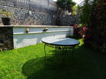 Casa sola de 4 recamaras con alberca  en Burgos Cuernavaca, Temixco, Mor.