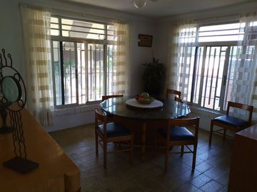 Casa sola de 4 recamaras con alberca  en Burgos Cuernavaca, Temixco, Mor.