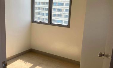Ready for Occupancy 3 BR condo in New Manila E. Rodriguez Q.C.