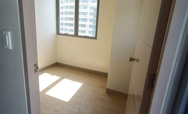 Ready for Occupancy 3 BR condo in New Manila E. Rodriguez Q.C.