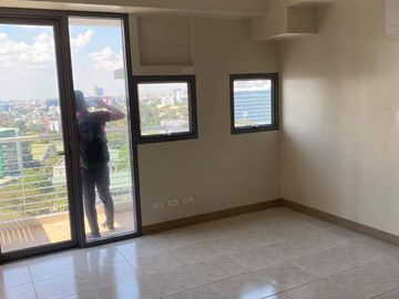 Ready for Occupancy 3 BR condo in New Manila E. Rodriguez Q.C.