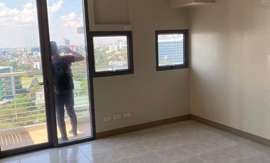Ready for Occupancy 3 BR condo in New Manila E. Rodriguez Q.C.