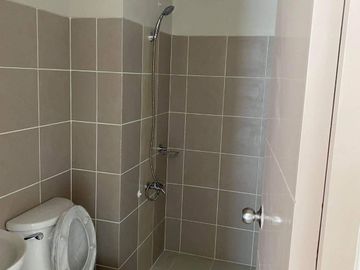 Ready for Occupancy 3 BR condo in New Manila E. Rodriguez Q.C.