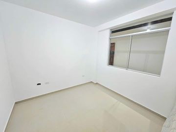 HERMOSA CASA EN VENTA - MIRAFLORES COUNTRY CLUB-CASTILLA