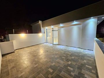 HERMOSA CASA EN VENTA - MIRAFLORES COUNTRY CLUB-CASTILLA