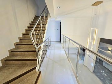 HERMOSA CASA EN VENTA - MIRAFLORES COUNTRY CLUB-CASTILLA