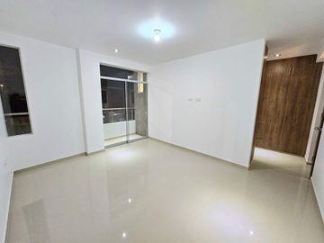 HERMOSA CASA EN VENTA - MIRAFLORES COUNTRY CLUB-CASTILLA