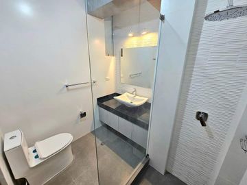 HERMOSA CASA EN VENTA - MIRAFLORES COUNTRY CLUB-CASTILLA