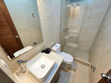 HERMOSA CASA EN VENTA - MIRAFLORES COUNTRY CLUB-CASTILLA