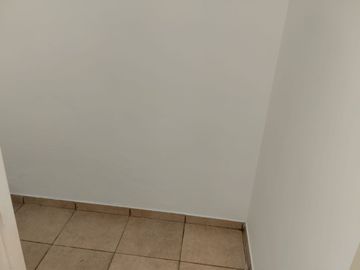 Duplex Primer Piso en Venta con Cochera Frente a Parque