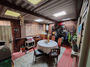 SE VENDE CASA ESQUINERA EN EL BARRIO MODELIA, BOGOTÁ D.C.