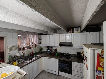 SE VENDE CASA ESQUINERA EN EL BARRIO MODELIA, BOGOTÁ D.C.