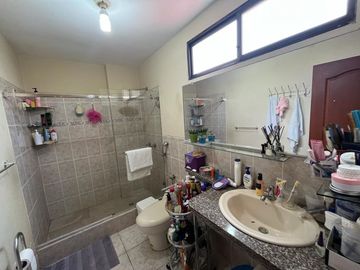 casa de venta en manta en urbanizada zona sur