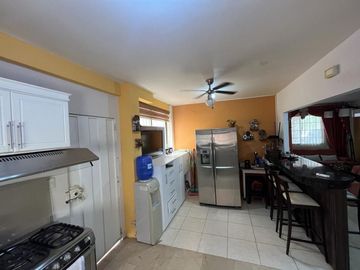 casa de venta en manta en urbanizada zona sur