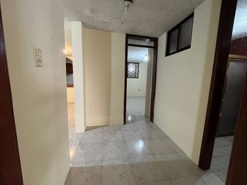CARAPUNGO CASA EN VENTA 210m2 CON LOCAL COMERCIAL