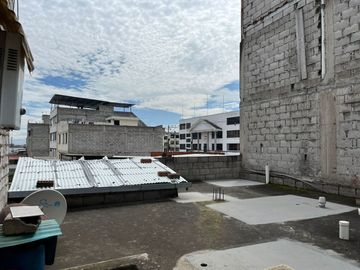 CARAPUNGO CASA EN VENTA 210m2 CON LOCAL COMERCIAL