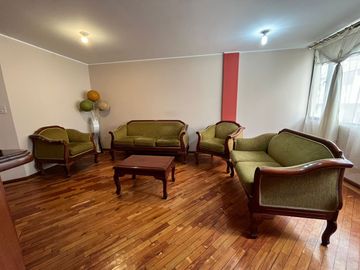CARAPUNGO CASA EN VENTA 210m2 CON LOCAL COMERCIAL