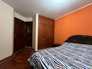 CARAPUNGO CASA EN VENTA 210m2 CON LOCAL COMERCIAL