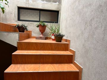 CARAPUNGO CASA EN VENTA 210m2 CON LOCAL COMERCIAL