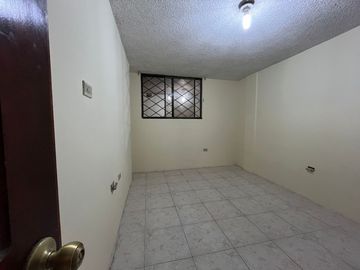 CARAPUNGO CASA EN VENTA 210m2 CON LOCAL COMERCIAL